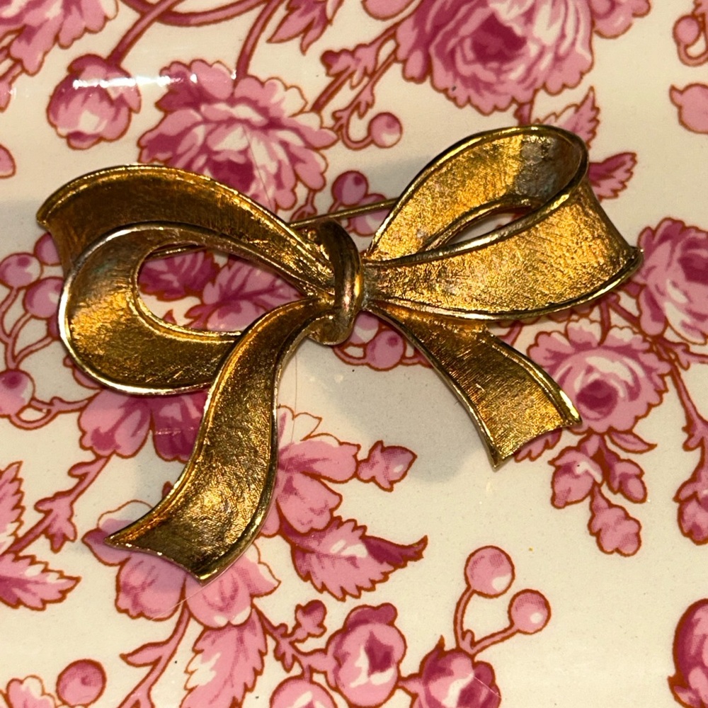 Vintage Gold Bow Brooch